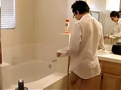 Leah là Ngón tay Ma  ...