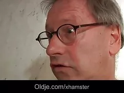 Mẹ yêu âm hộ của hen ...