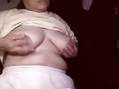 Cô gái trên bận rộn  ...